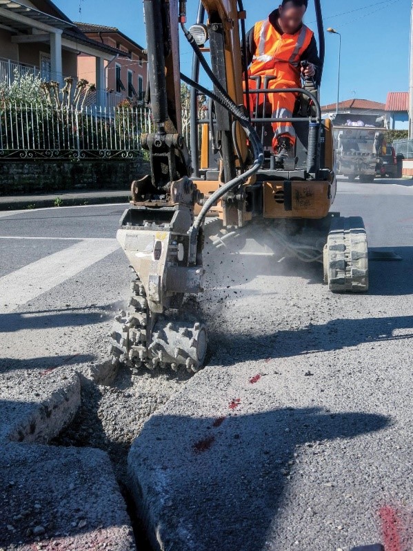 SIMEX Rotary cutter, cutting through a road